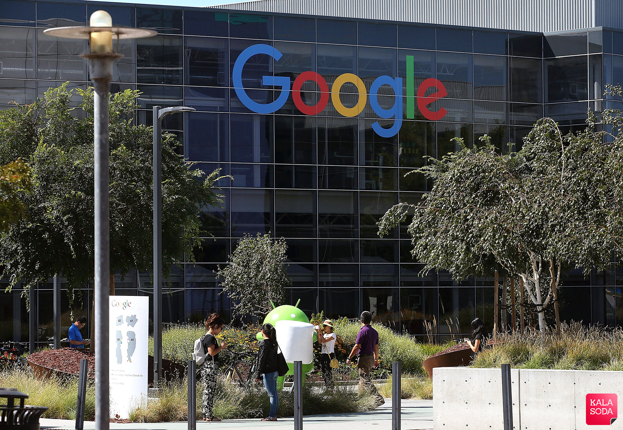کارمندان موافق و مخالف تبعیض جنسیتی در گوگل به جان هم افتادند|کالاسودا