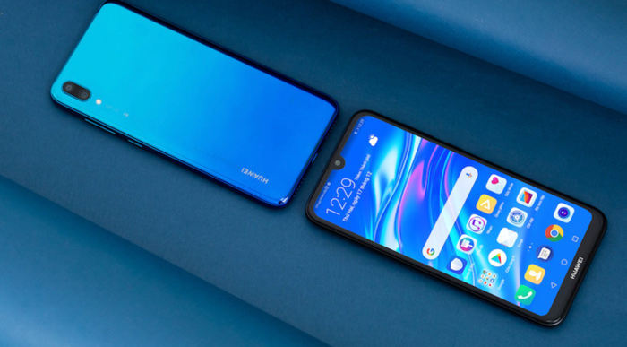 گوشی Huawei Y7 pro 2019 دارای ظاهری یکپارچه است