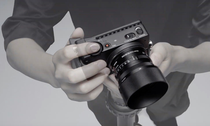 کوچکترین دوربین بدون آینه فول فریم دنیا متعلق به کدام شرکت است؟